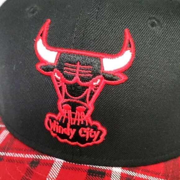 Chicago Bulls Snapback Hat - Picture 3 of 8